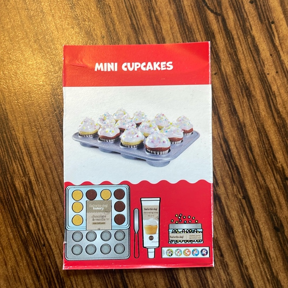 Miniverse x Target - Mini Cupcakes